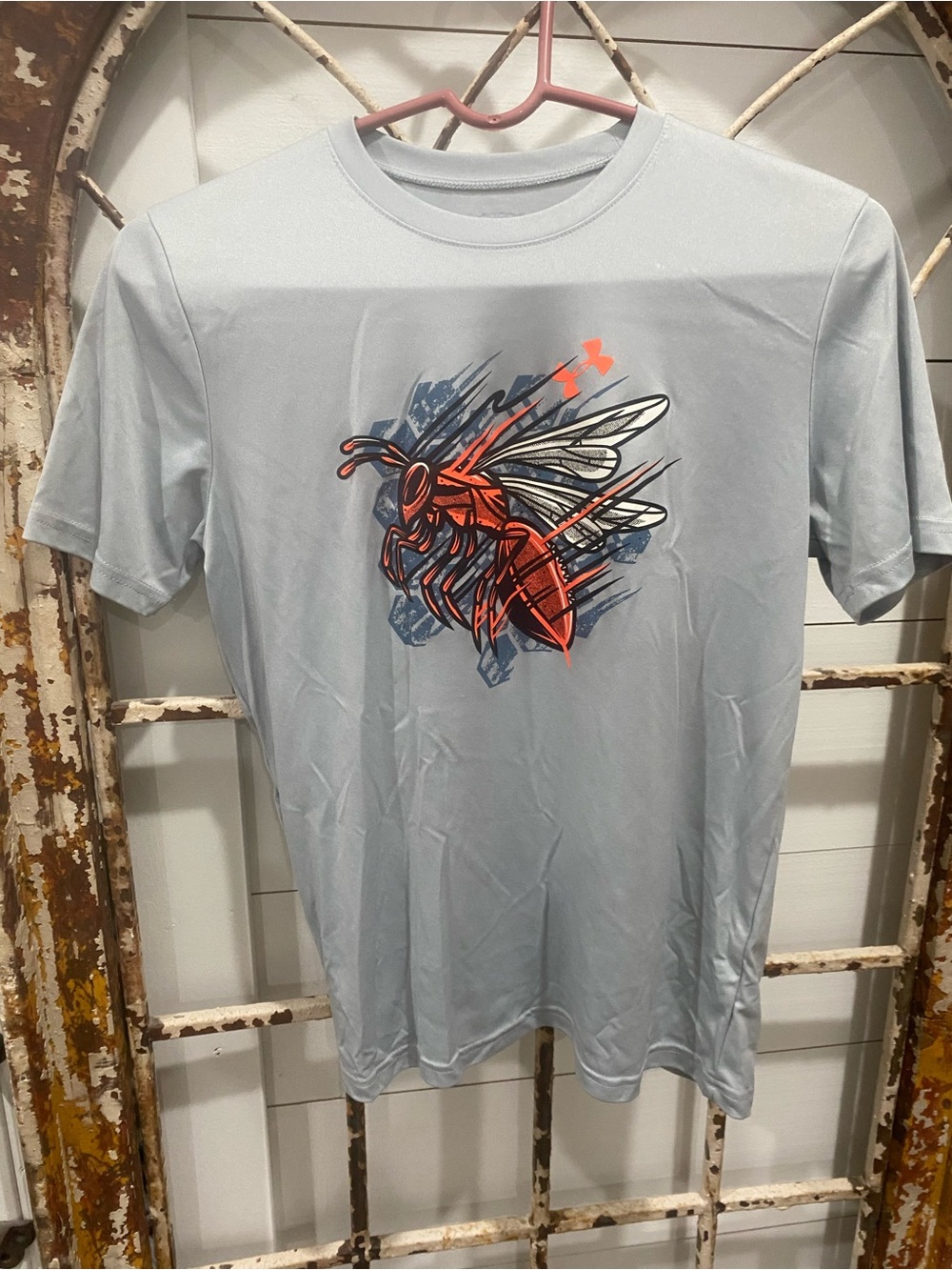 Under Armour Light Gray Short Sleeve Tee with Orange Wasp Graphic Youth XL